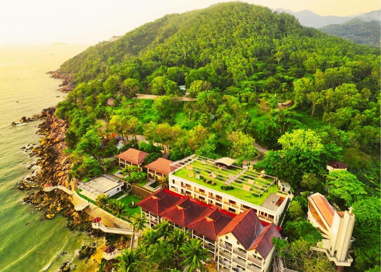 Dankbaar Resort Куинён Экстерьер фото